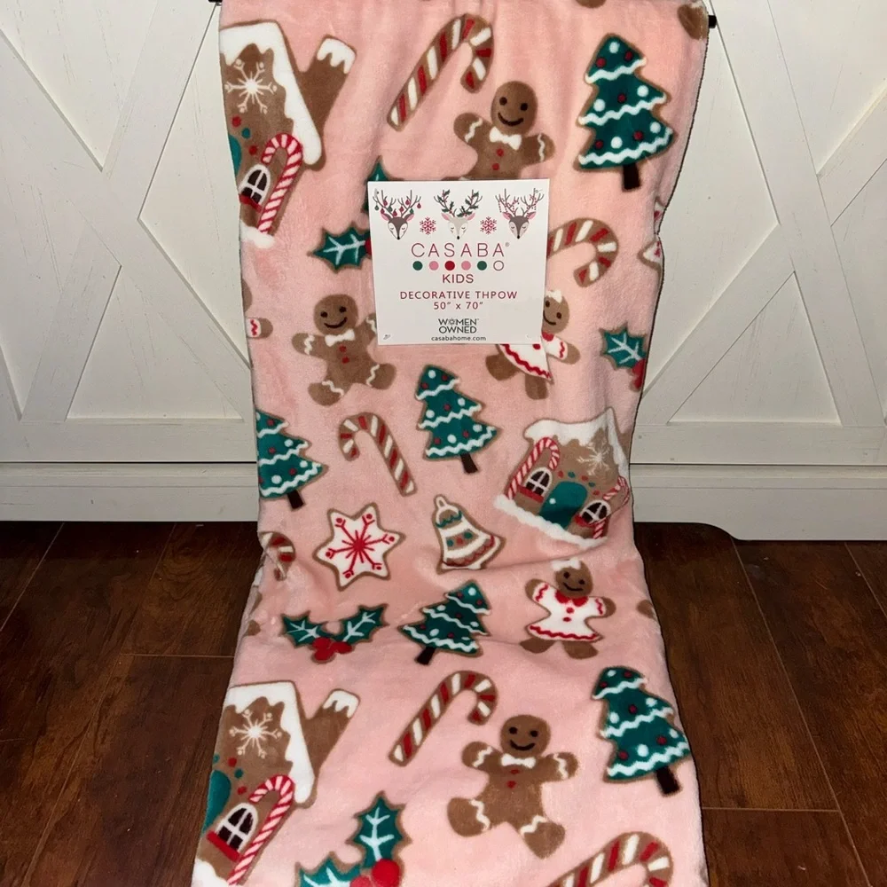 Pink Gingerbread Christmas Plush Throw Blanket
